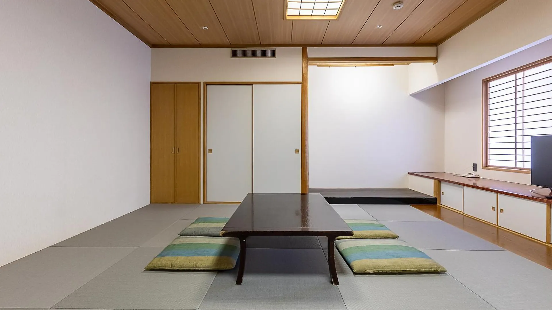 Court Hotel Asahikawa